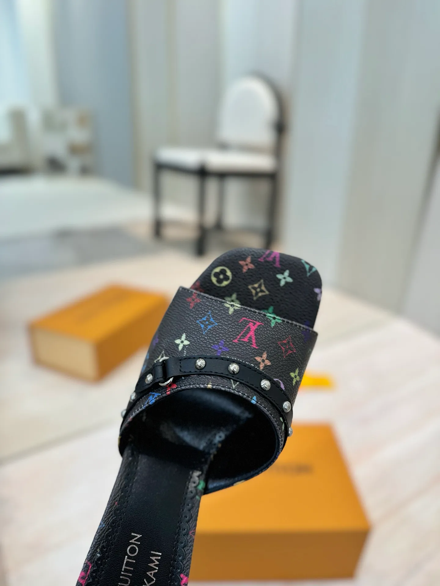 👟👟Ex-factory price 600👟👟 (top version) louis vuitton LV Louis Vuitton 25/Spring and Summer The latest Mary Jane shoes are simple and exquisite, full of high-end, showing elegance~ They look great on the feet and are full of summer shoes💯Awesome ✅Upper: 3D printed cowhide ✅Inner lining: Sheepskin lining, ✅Outsole: Genuine leather outsole imported from Italy ✅Size: 35-41 (40 to 41 customized, non-returnable) ✅Packaging: full set of packaging